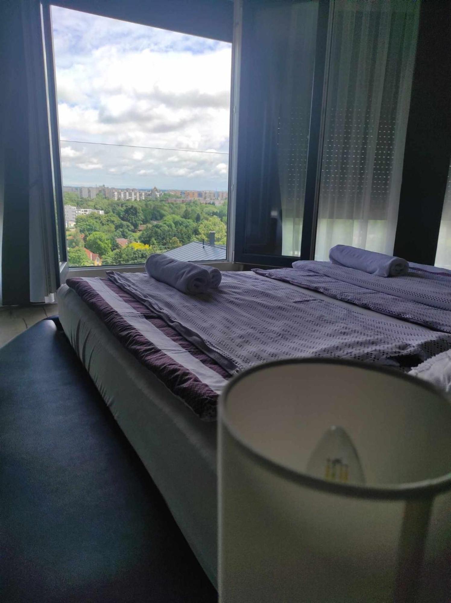 West Panorama Penthouse - Apartment With A Fantastic View Of The City Szombathely Exterior foto